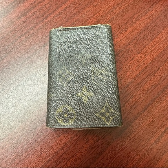 Louis Vuitton Key holder 6 ring - Picture 2 of 7
